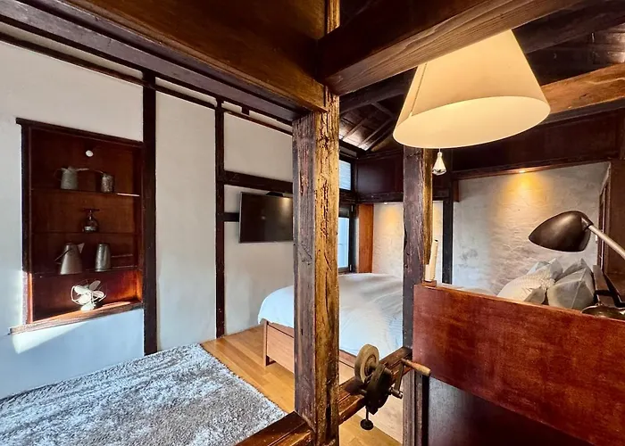 Modern Heritage Stay, Namsan, Station Apartment *