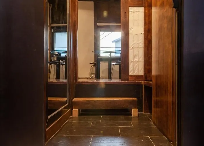 Apartment Modern Heritage Stay, Namsan, Station