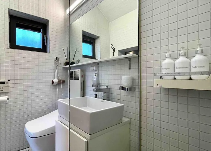 Apartment Modern Heritage Stay, Namsan, Station *